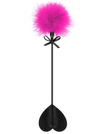 Cravache noire coeur bdsm avec plumeau rose 