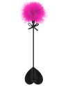 Cravache noire coeur bdsm avec plumeau rose 