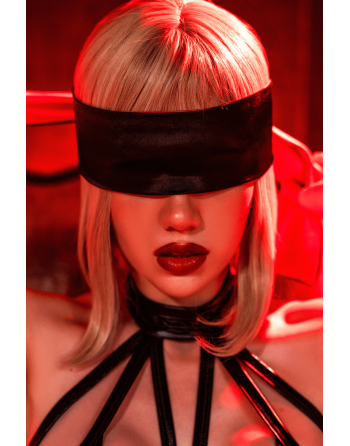 Accessoire coquin en satin réversible noir  rouge 