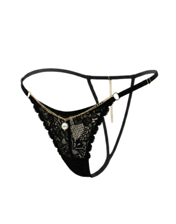 String noir en dentelle avec bijou et chaîne dorée