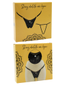 String noir en dentelle avec bijou et chaîne dorée