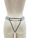 String gris avec bijou couleur aléatoire et chaîne dorée