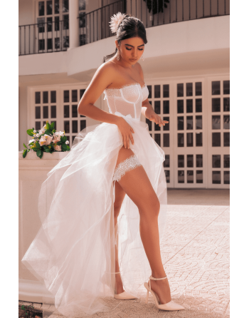 Ensemble 4 pièces blanc, bustier, string et 2 jarretières 