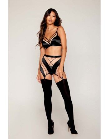 Ensemble Soutien-gorge, jupe porte-jarretelles, string    