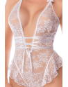 Body blanc en dentelle avec dos ouvert et encolure halter – Mapalé